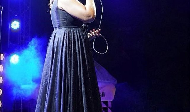 Fado'nun yeni sesi Cludia Madeira İstanbul'da müzikseverlerle buluşacak