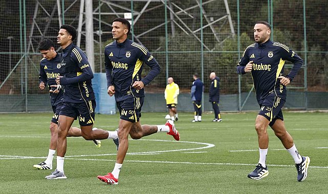 Fenerbahçe, günü iki antrenmanla tamamladı