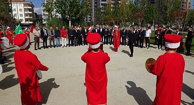 Festivalde kurulan sofradaki yemek ve tatlılar 10 dakikada tükendi