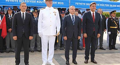 Fethiye'de 29 Ekim Cumhuriyet Bayramı çelenk sunma töreni ile başladı
