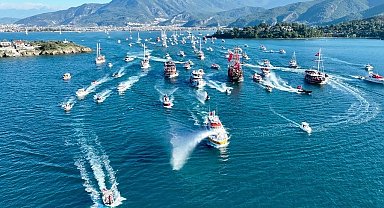 Fethiye'de Cumhuriyet'in 102. Yılı deniz ve kara kortejiyle coşkuyla kutlandı