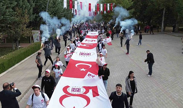 FÜ'de 50. yıl yürüyüşü coşkuyla gerçekleşti