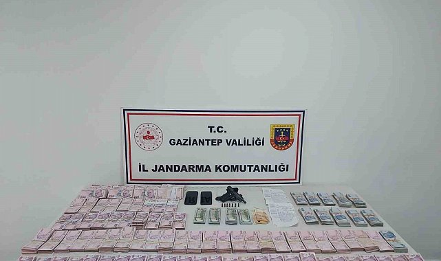 Gaziantep'te 1,6 milyon TL değerinde 34 bin litre kaçak akaryakıt ele geçirildi