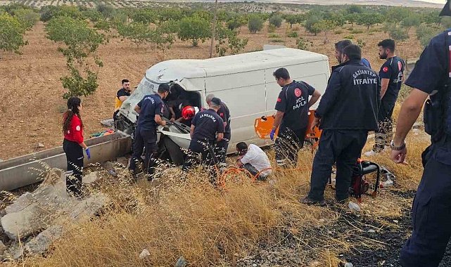 Gaziantep'te kamyonet şarampole uçtu: 2 ağır yaralı