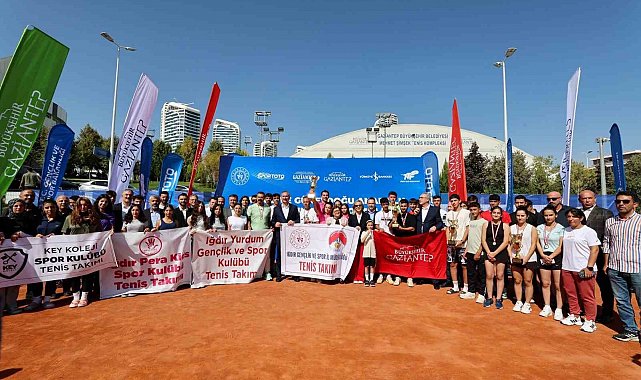 Gaziantep'te Tenis Şampiyonasında ödül töreni heyecanı
