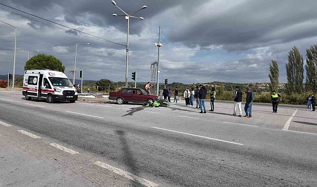 Gediz'de kırmızı ışık ihlali yaralamalı trafik kazasını sebep oldu