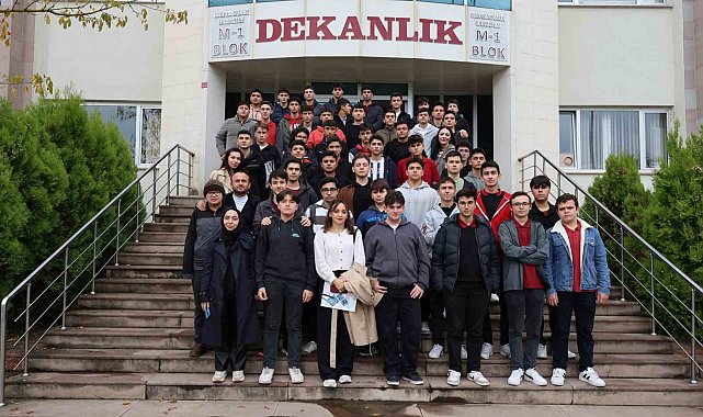 Geleceğin üniversitesi öğrencileri Düzce Üniversitesinde