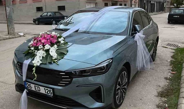 Gelin arabası yapılan Togg ilgi odağı oldu