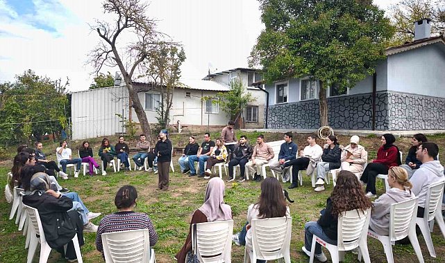 Gençler Nilüfer'in Üçpınar Mahallesi'nde bir araya geldi