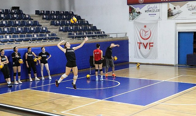 Gençlere örnek özverili sporcular