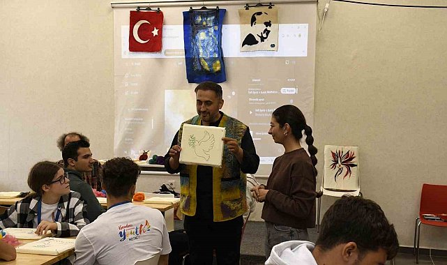 Gençlik Toplantısı Keçe Atölyesi'yle renkli anlara sahne oldu