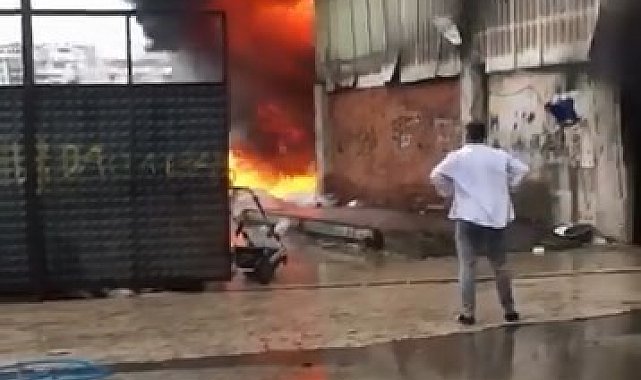 Geri dönüşüm atölyesi ateş topuna döndü