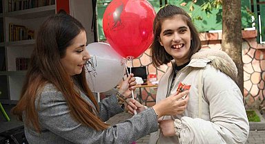 Gezici kütüphaneden çocuklara özel bayram turu