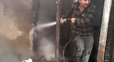 Giresun'da yıldırım düşmesi sonucu evde yangın çıktı, cami hasar gördü