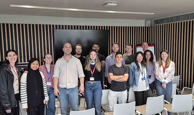 Gözükara Vakfı genç bilim insanlarını Londra'ya taşıdı