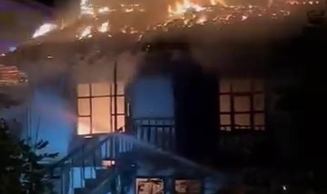 Gümüşhacıköy'de yangında 2 ev zarar gördü