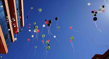 Gümüşhane'de Gazze için balonlar gökyüzüne bırakıldı