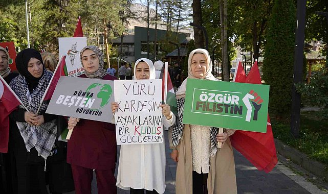 Gümüşhane'de kadınlardan "Gazze İçin Sessiz Çığlık" yürüyüşü