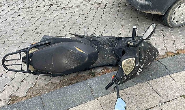 Hafif ticari araçla motosiklet çarpıştı: 1 yaralı