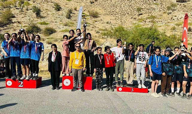 Hakkari'de Okul Sporları Kros Yarışları yapıldı
