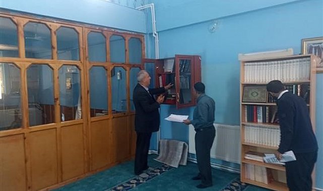 Hakkari'deki camilerde kitaplık çalışması tamamlandı