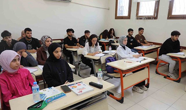 Hatay Büyükşehir Belediyesi kurslarında eğitim alan öğrenciler yüzde 75 başarı oranı sağladı