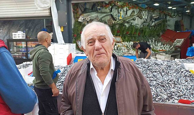 Havalar soğudu, hamsi 100 liraya düştü