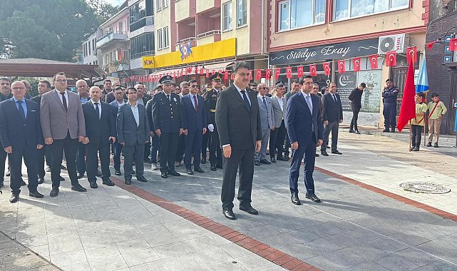 Havran'da Cumhuriyetin 102. Yılı kutlamaları çelenk sunma töreniyle başladı
