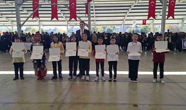 Hisarcık'ta başarılı öğrenciler ödüllendirildi