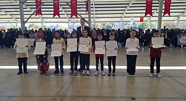 Hisarcık'ta başarılı öğrenciler ödüllendirildi
