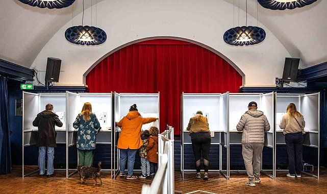 Hollanda'daki parlamento seçimlerini resmi olmayan sonuçlara göre D66 partisi kazandı