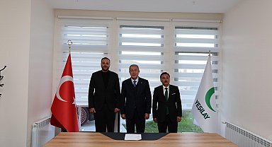 Hulusi Akar'dan Yeşilay'a destek ziyareti ve üyelik