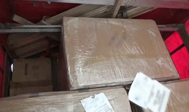 İlaçların arasından 8 kaçak göçmen çıktı