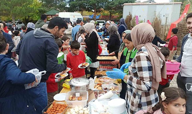 İlkokul öğrencilerinden Gazze için yardım etkinliği