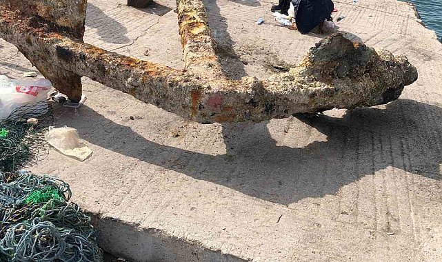 İskeleden yaklaşık 3 tonluk çapa çıkarıldı