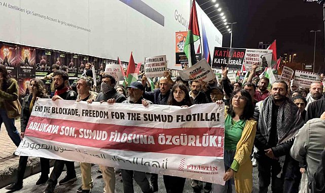 İsrail'in Sumud Filosu'na saldırısı İsrail Başkonsolosluğu önünde protesto edildi