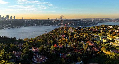 İstanbul Boğazı'nda gün batımında mest eden sonbahar manzarası