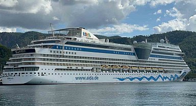 İtalya bayraklı dev kruvaziyer Marmaris'e 2 bin 500 yolcusuyla geldi