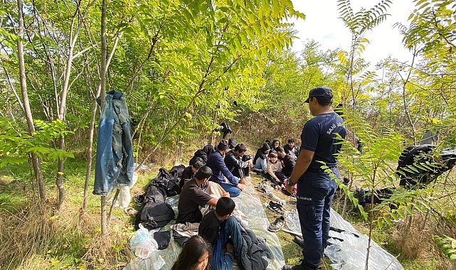 İzmir açıklarında 66 düzensiz göçmen yakalandı, 29 göçmen kurtarıldı