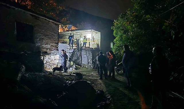 İzmir'de aile faciası: Oğlunu öldürdü, eşini ağır yaraladı