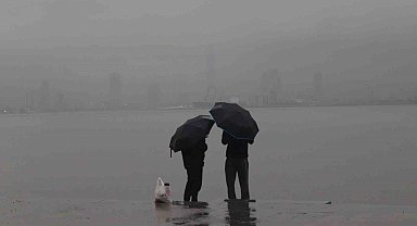 İzmir'de sağanak yağış: en çok etkilenen kuzey ilçeleri