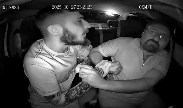 İzmir'de taksi şoförünün darbedildiği anlar kamerada