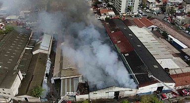 İzmir'deki depo yangını kontrol altında