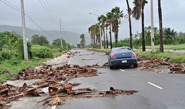 Jamaika'yı 5'inci kategori olan Melissa Kasırgası vurdu