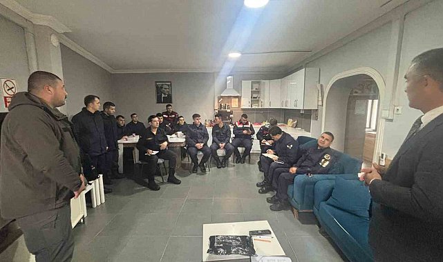 Jandarma ekiplerine kara avcılığı ile ilgili bilgiler verildi