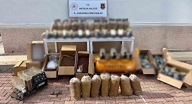 Jandarmanın 2 ayrı adrese düzenlediği operasyonda 350 kilo kıyılmış tütün ele geçirildi