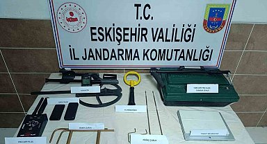 Kaçak kazı yapan 5 şahıs suçüstü yakalandı