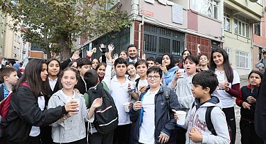 Kağıthane Belediyesi'nden okullara sıcak çorba ikramı