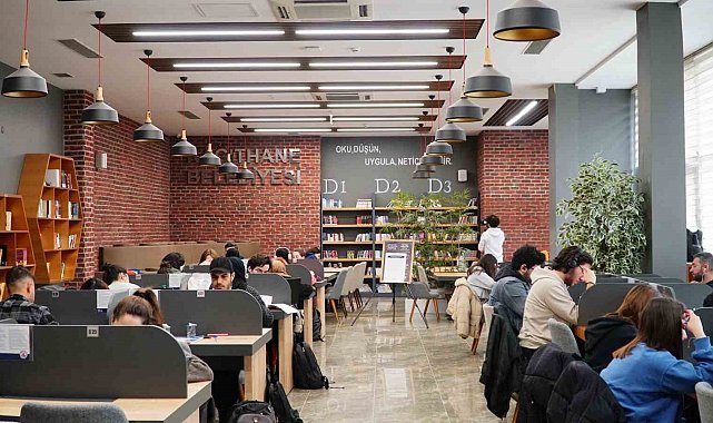 Kağıthane'de millet kıraathaneleri gençlerin eğitim yuvası olmaya devam ediyor