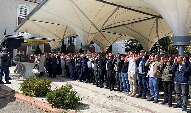 Kahramankazan'daki trafik kazasında hayatını kaybeden kardeşler son yolculuğuna uğurlandı